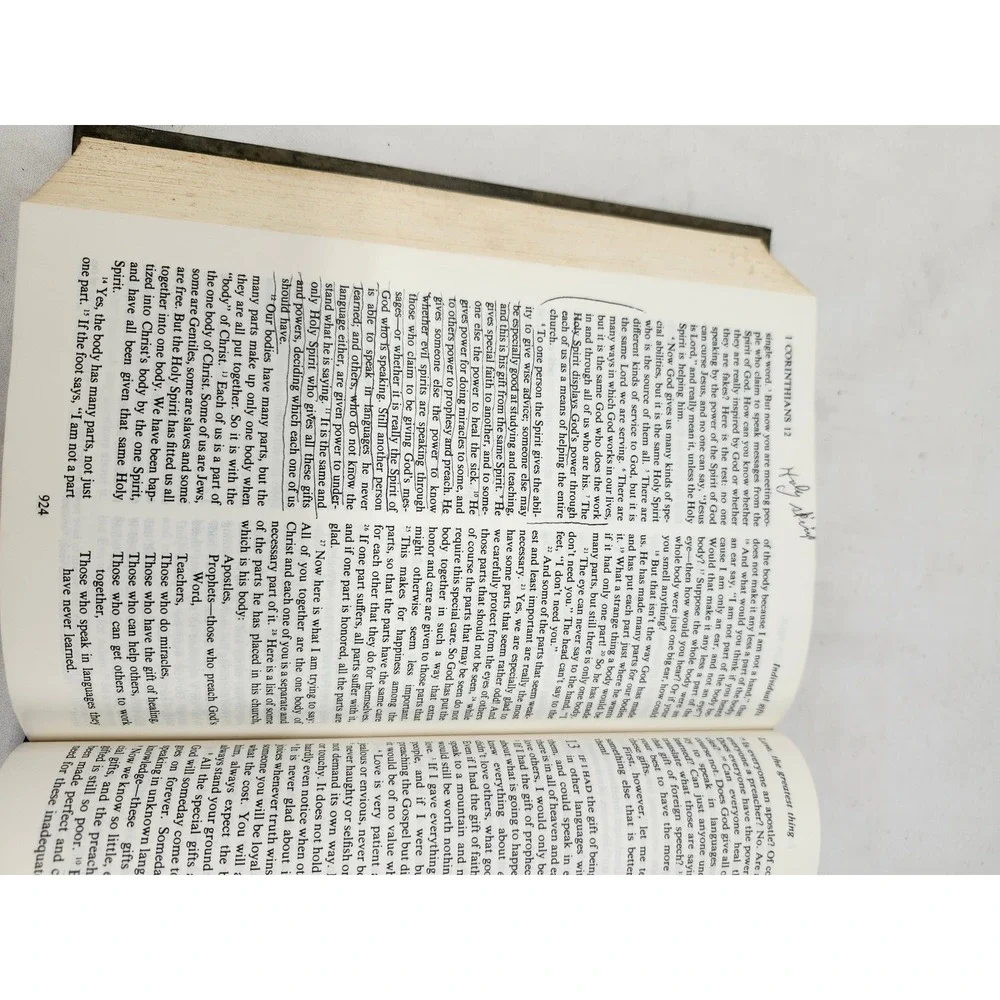 The Living Bible Paraphrased Tyndale House 1974 Vintage Green Hardcover Bible